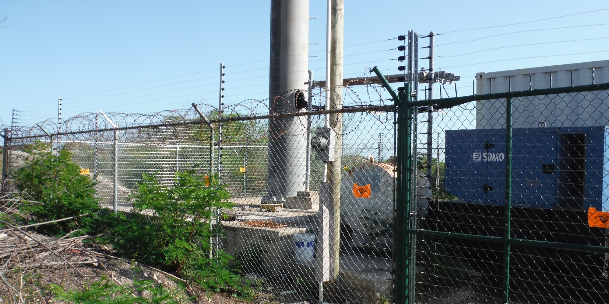 Shock hotsell wire fence